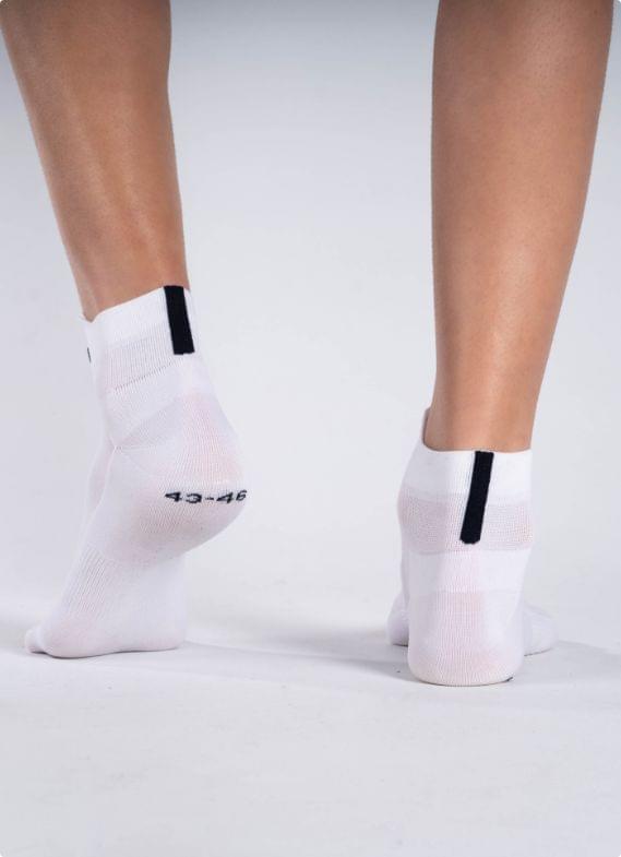 chaussettes-mi-hautes-dos_08273069-06ed-47a4-9537-a248c9748a04.jpg